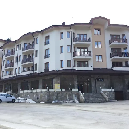 Park 222 Apartment *